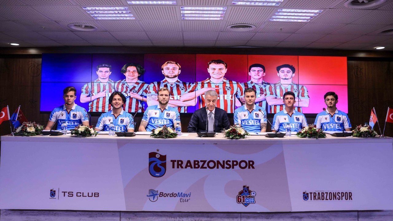 Trabzonspor'da 6 transfer için imza töreni düzenlendi