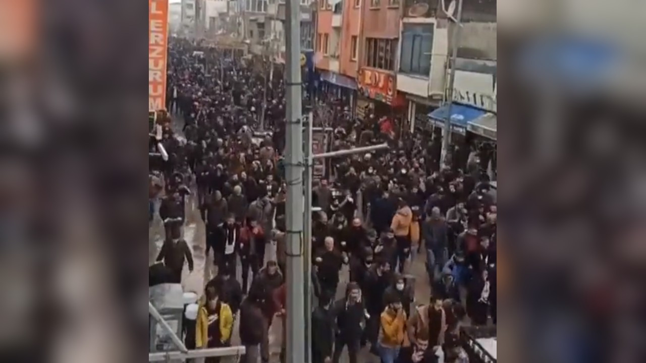 Doğubayazıt'ta yüzlerce kişi zamları protesto etti