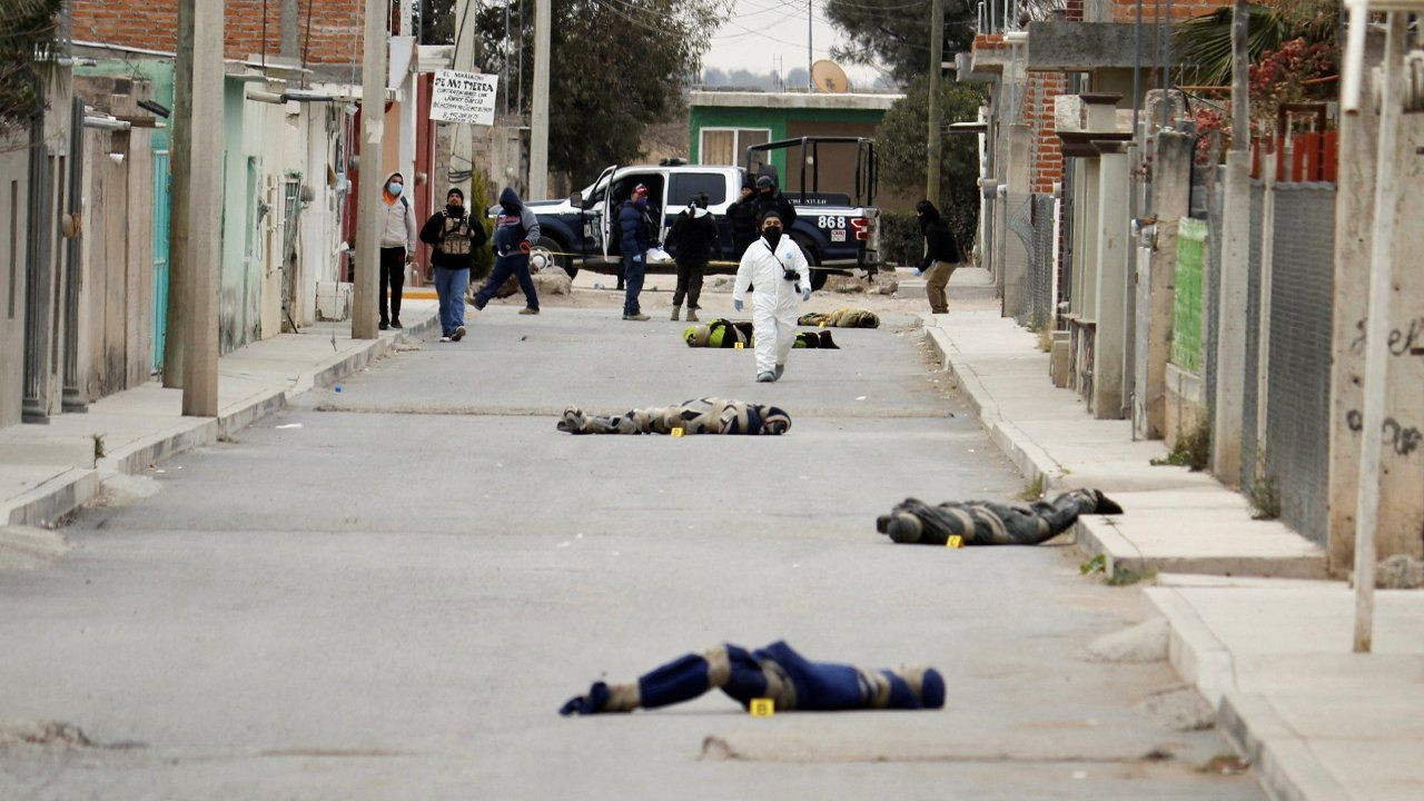 Meksika'da çete savaşları: Sokakta battaniyeye sarılı cesetler bulundu - Sayfa 2