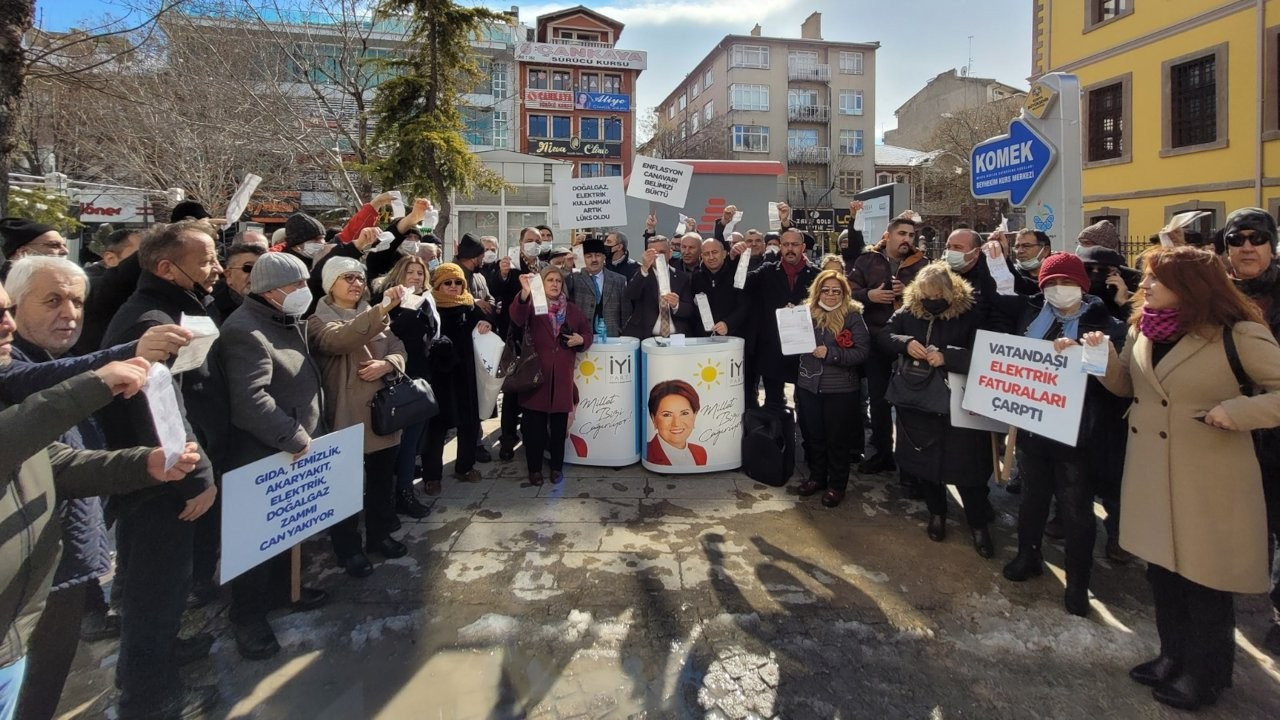 Konya’da fatura protestosu: Hırka giymeden oturmak lüks haline geldi