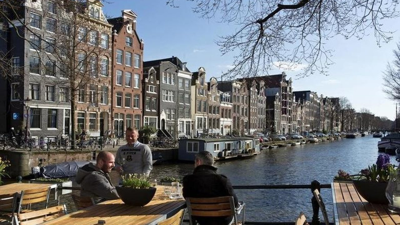 Amsterdam'da yüksek kira için evini boş tutan ev sahiplerine ceza