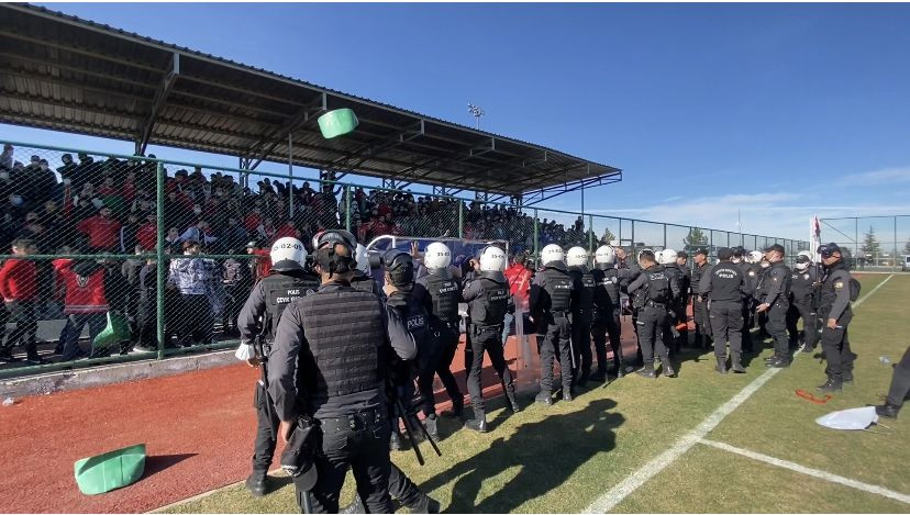 Diyarbakır'da amatör lig maçında kavga: 4 yaralı, 2 gözaltı - Sayfa 4