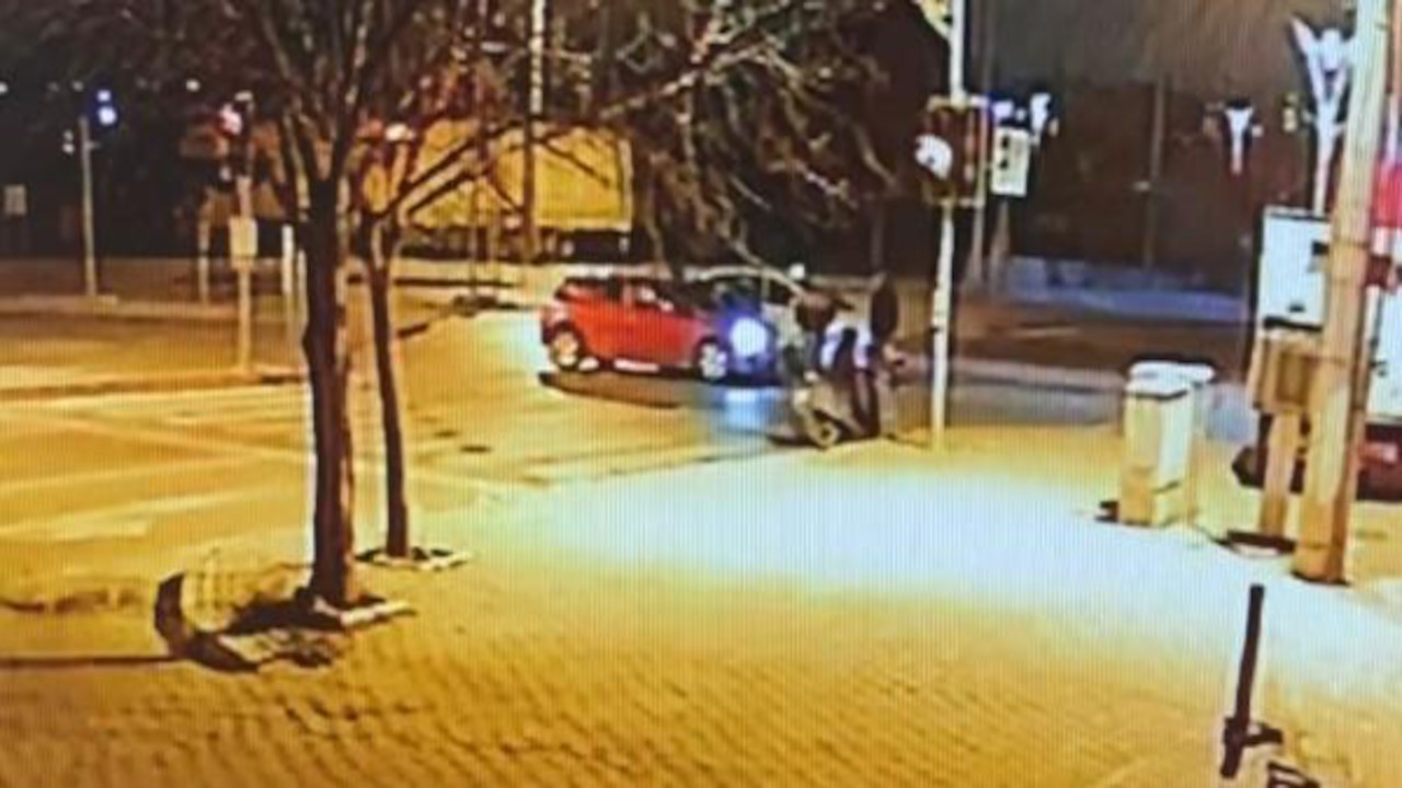 Kırmızı ışıkta pusu: İki kadın öldürüldü