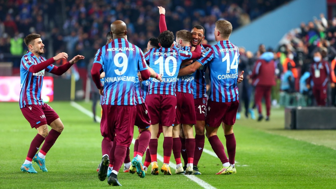 Trabzonspor, sahasında Konyaspor'u 2-1 yendi