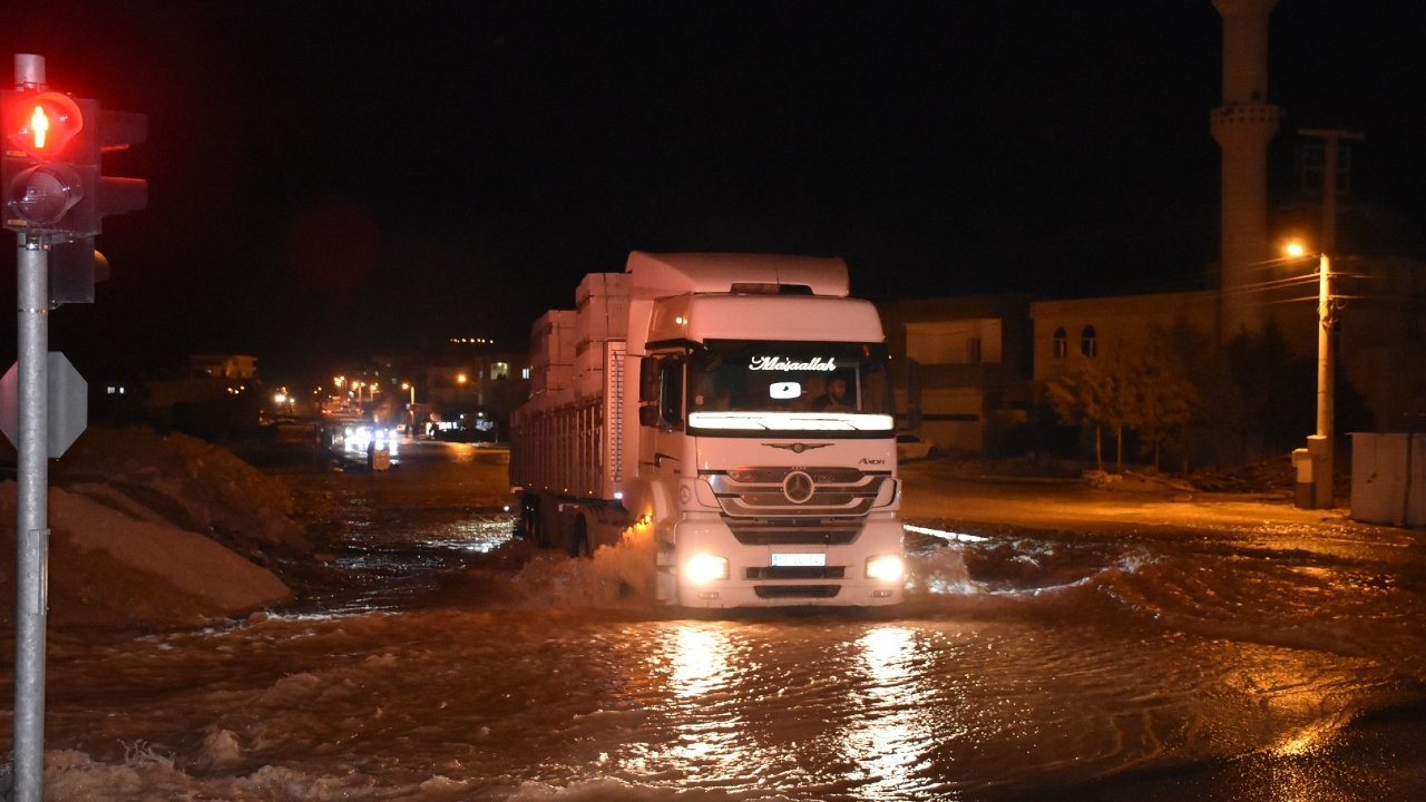 Mardin'de içme suyu ana hattı patladı