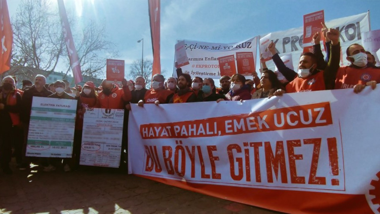 DİSK'ten Kadıköy'de eylem: Hayat pahalı, emek ucuz