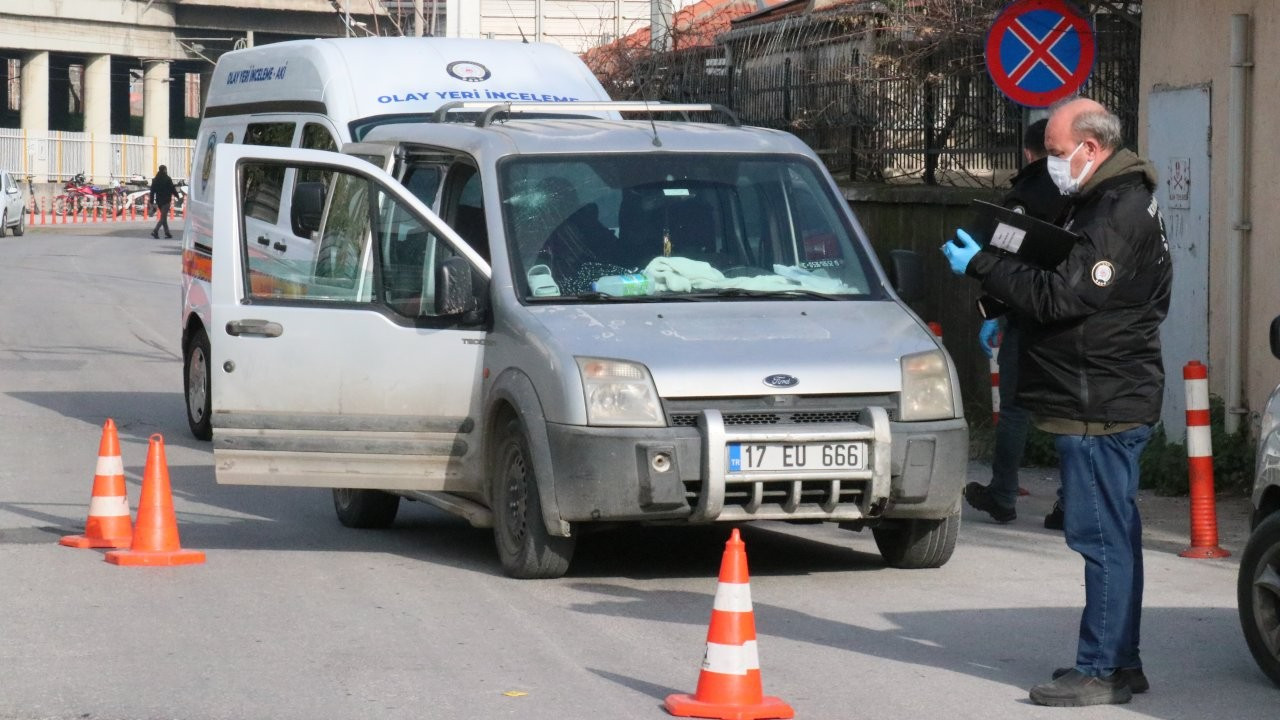 İzmir'de düzenlenen silahlı saldırıda 1 kişi öldürüldü