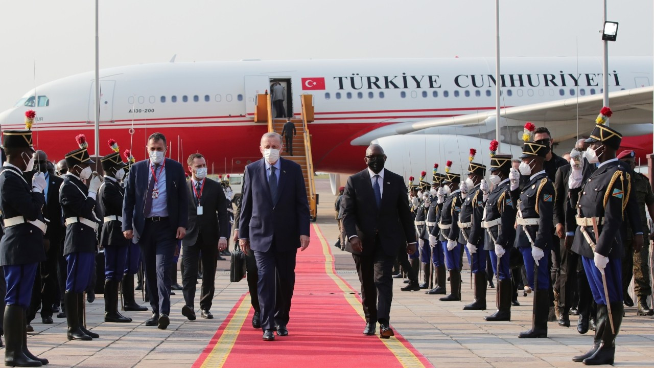Cumhurbaşkanı Erdoğan, Afrika turunun ilk durağı olan Kongo Demokratik Cumhuriyeti'nde