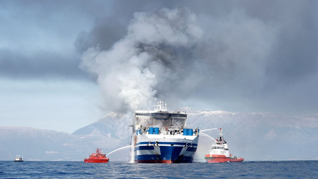 Yunanistan'daki feribot yangınında kayıp olan 12 kişiden biri bulundu