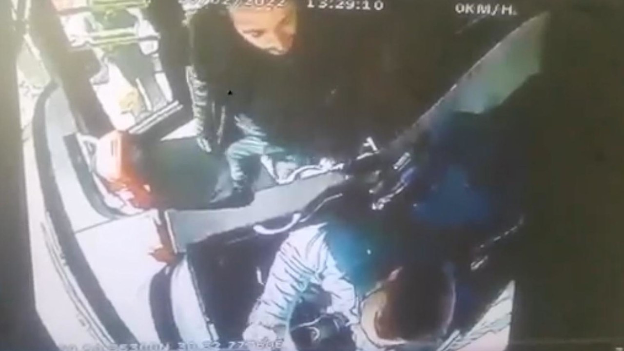 Eskişehir'de otobüse kartsız binen kadını uyaran şoför bıçaklandı