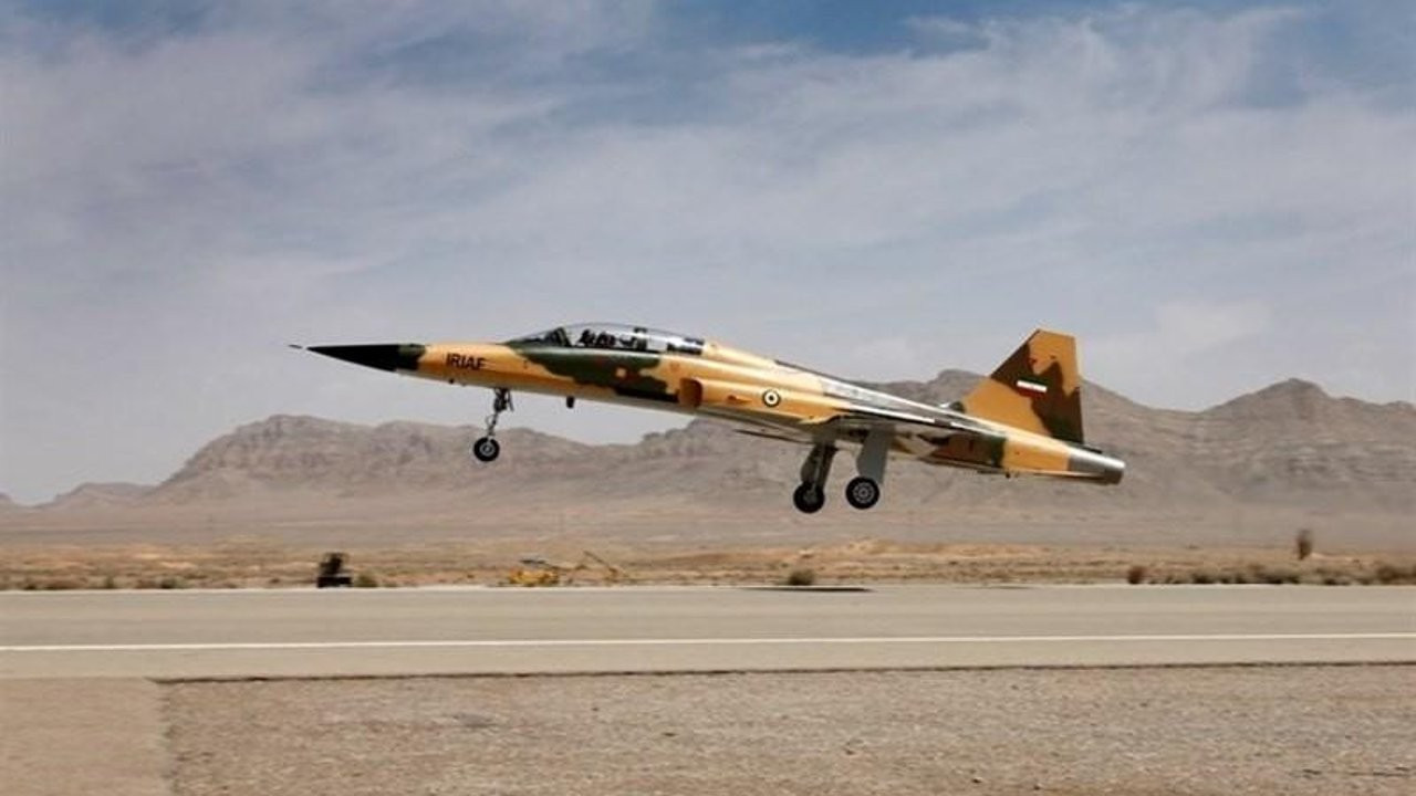 İran'ın Tebriz bölgesinde savaş uçağı düştü