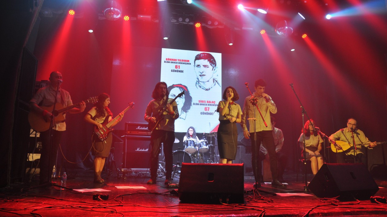 Grup Yorum'un 'Sosyalizmin anavatanı' diyerek paylaştığı Moskova konseri TT oldu
