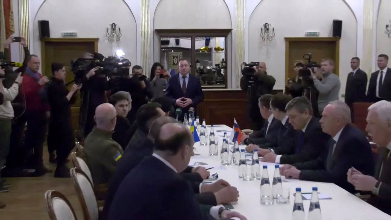 Ukrayna-Rusya görüşmelerinden ilk kareler