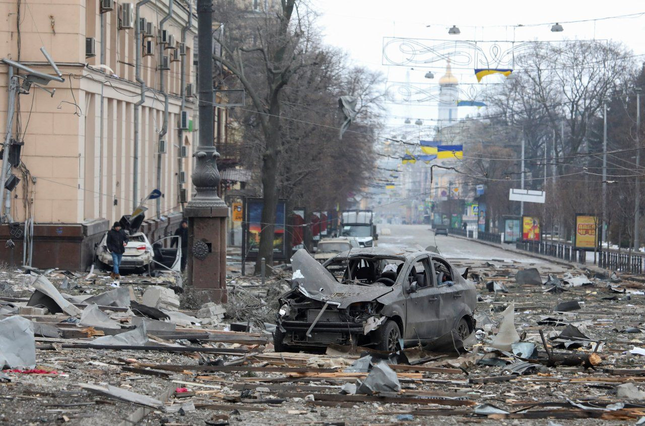 Füzeyle vurulduğu belirtilen Harkov kent merkezinden ilk görüntüler - Sayfa 2