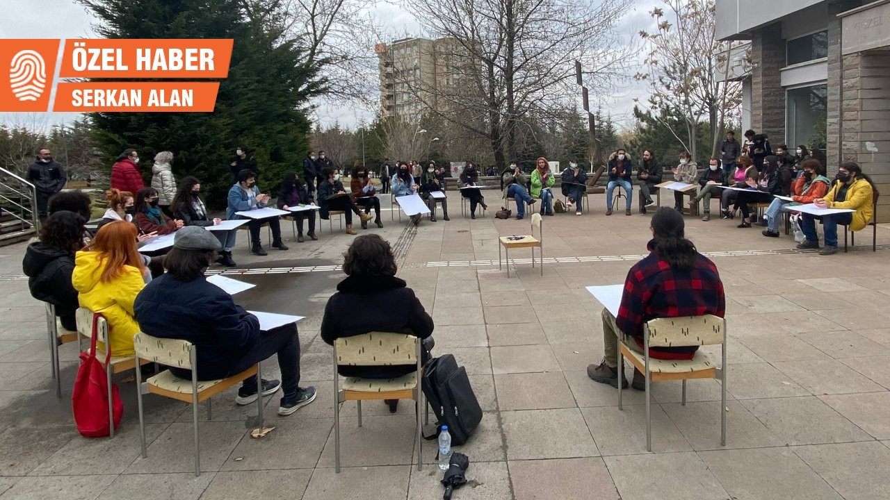 Hacettepe Üniversitesi öğrencilerinden 'çıplak modeller' için eylem