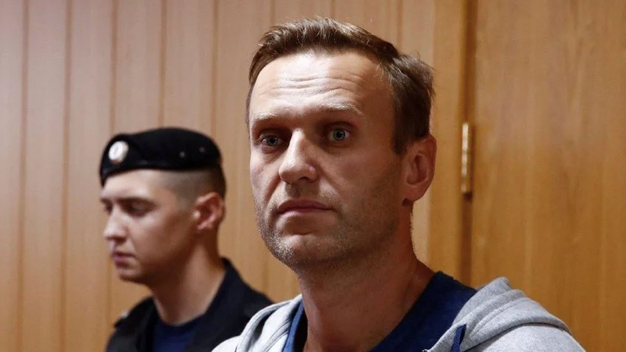 Navalni cezaevinden konuştu: Deli çarımıza karşı barış için savaşalım