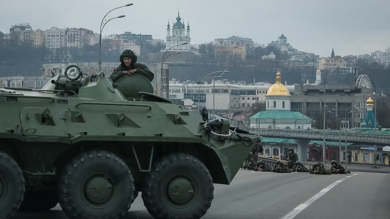 '562 Rusya askeri Ukrayna'da savaş esiri'
