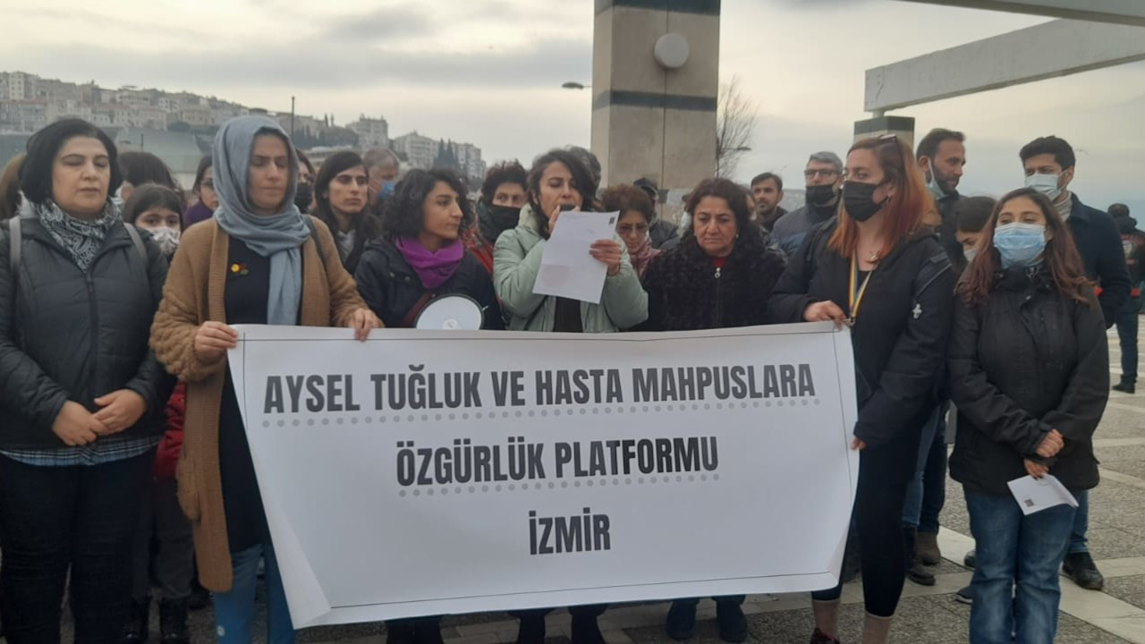 İzmir'de Aysel Tuğluk ve hasta mahpuslar icin imza kampanyası