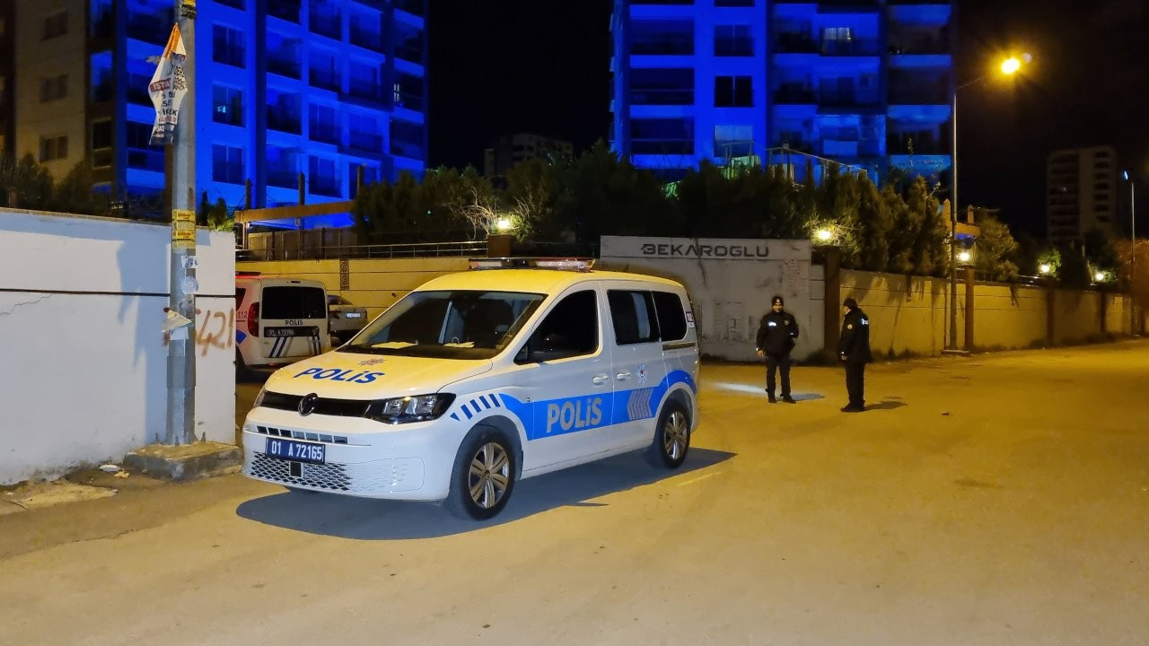 Adana'da erkek şiddeti: Silahlı saldırıya uğrayan kadın yaralandı