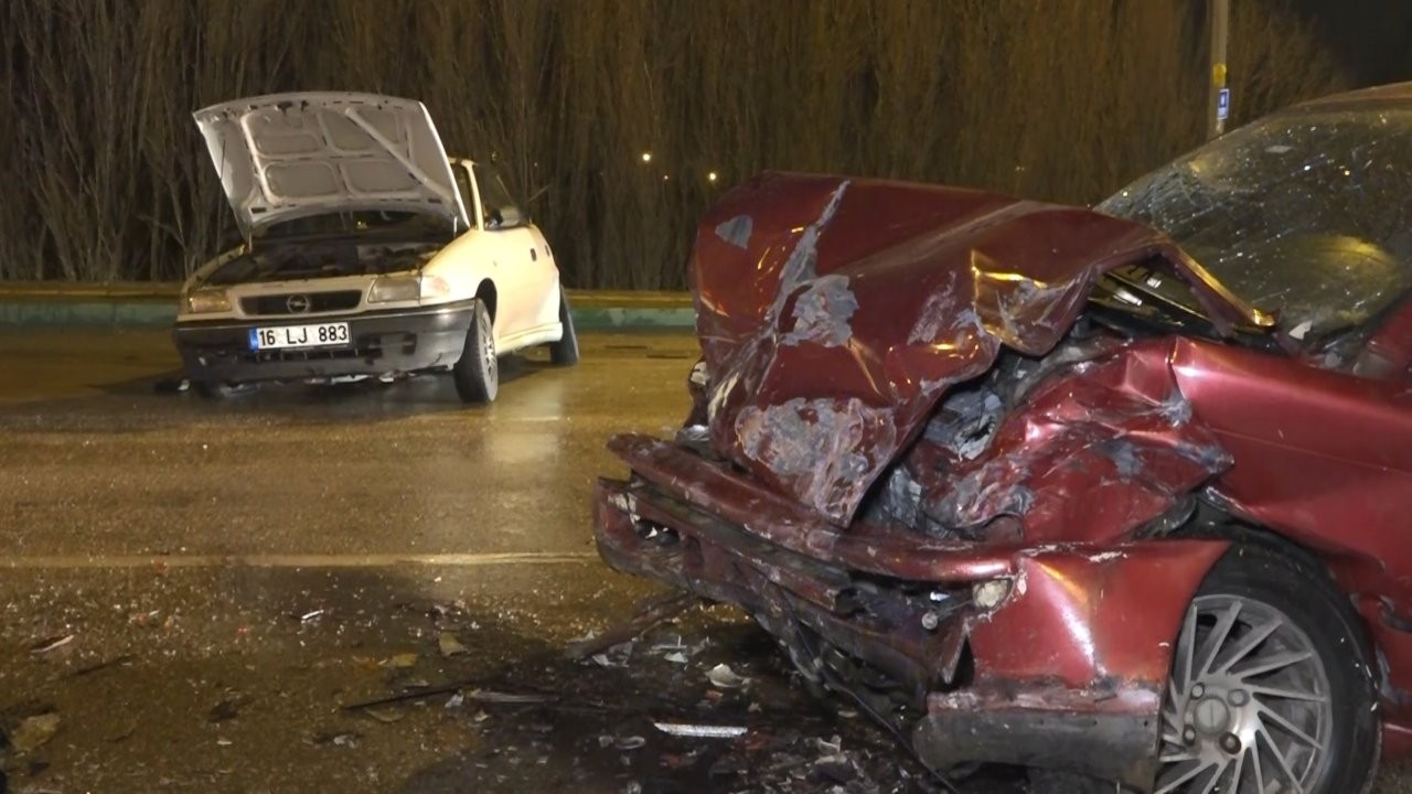 Bursa'da trafik kazası: 1 ölü, 6 yaralı