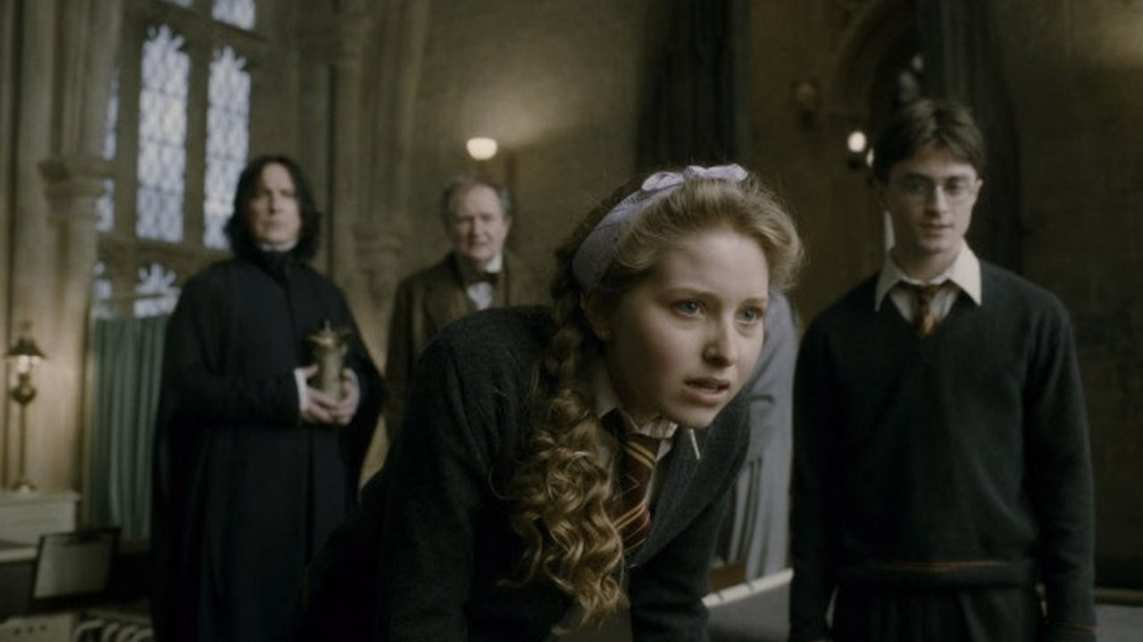 Harry Potter oyuncusu Jessie Cave hastaneye kaldırıldı
