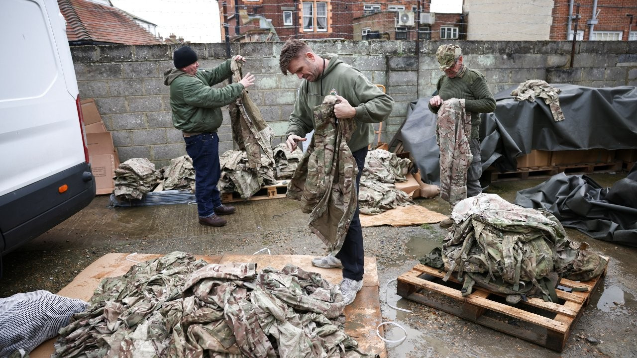 İngiltere, bir grup askerin Ukrayna'ya gitmiş olabileceğini doğruladı