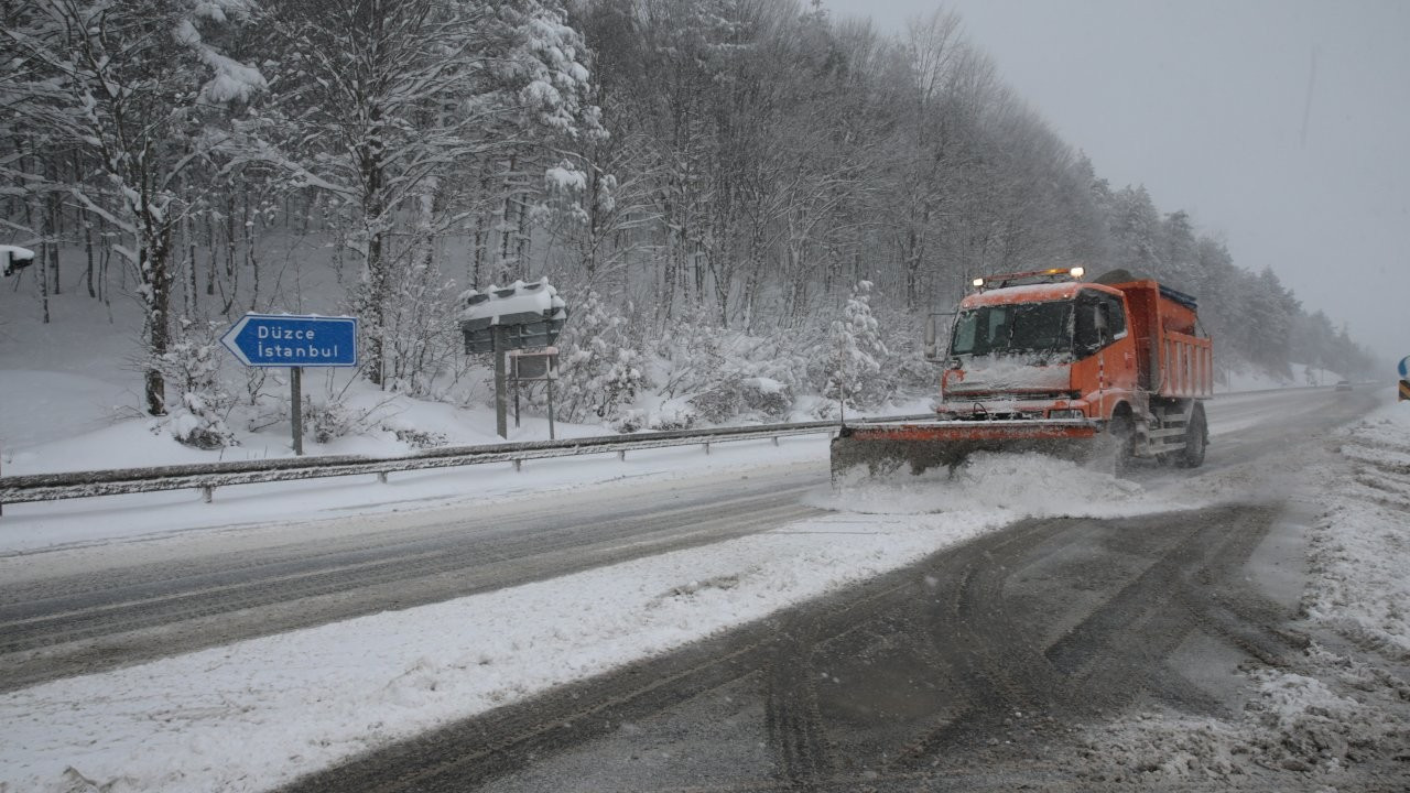 Bolu'dan İstanbul yönüne kamyon ve TIR geçişi durduruldu