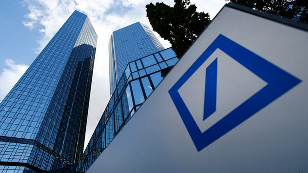 Deutsche Bank CEO'su: Aşırı sağ ekonomiye de zarar verir