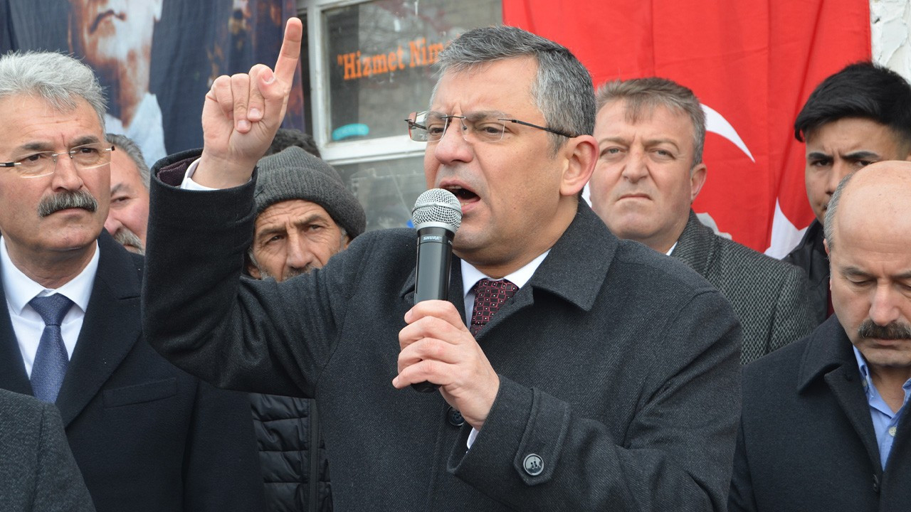 Özgür Özel'den partililere: Bütün CHP'liler cumhurbaşkanı adayıdır