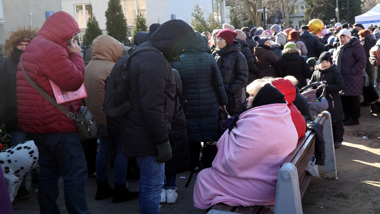 İngiltere'de evlerini Ukraynalı sığınmacılara açanlara ayda 350 sterlin verilecek