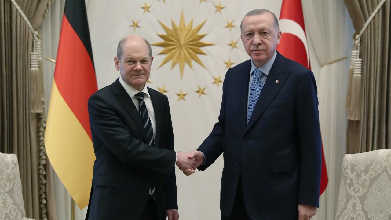 Erdoğan: Sayın Zelenskiy ile de Sayın Putin ile de dostluğumuzu korumak durumundayız