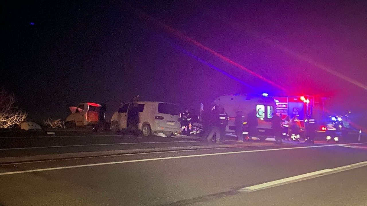 İzmir'de trafik kazası: 1 ölü, 3 yaralı