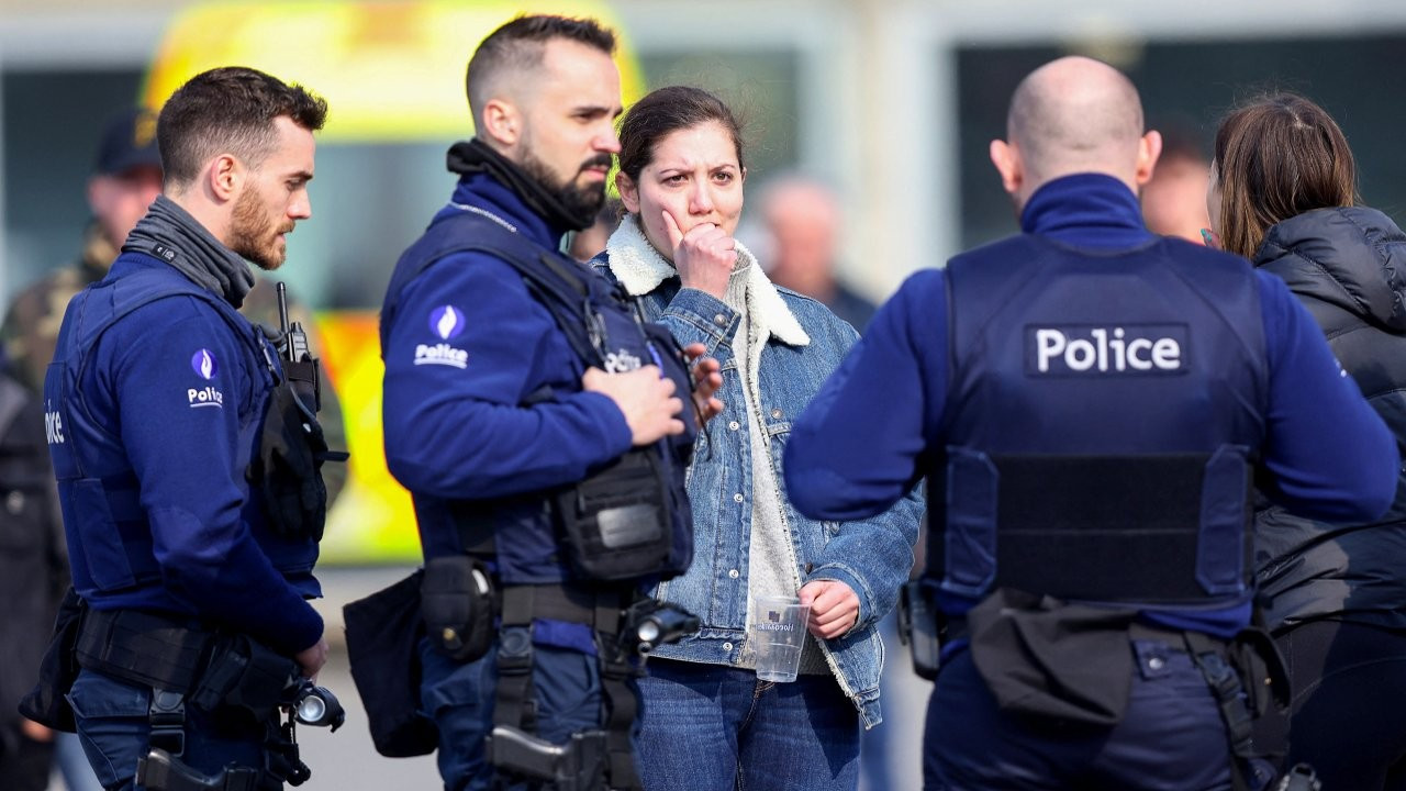 Belçika'da karnaval kutlayan kalabalığa otomobil daldı: 6 ölü