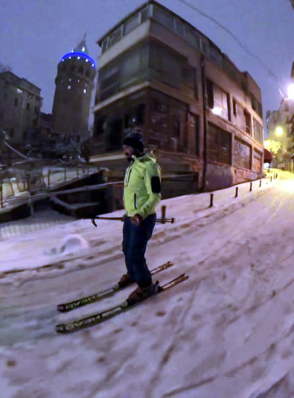 İstanbul'un sokakları kayak pisti oldu: 'Biliyorum gözler beni arıyor' - Sayfa 4