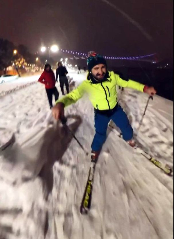 İstanbul'un sokakları kayak pisti oldu: 'Biliyorum gözler beni arıyor' - Sayfa 2