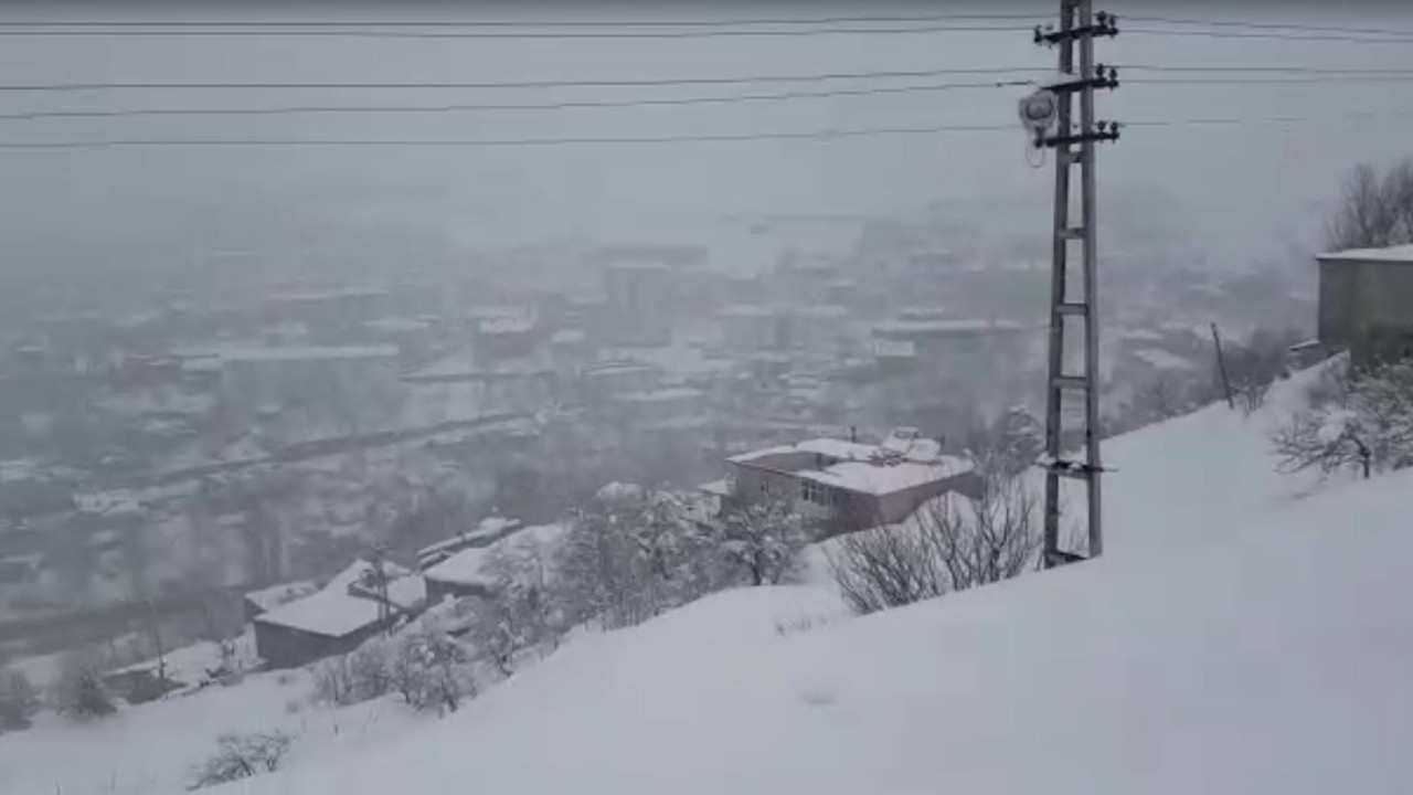 Bitlis’te çığ tehlikesi nedeniyle bir mahalle boşaltıldı