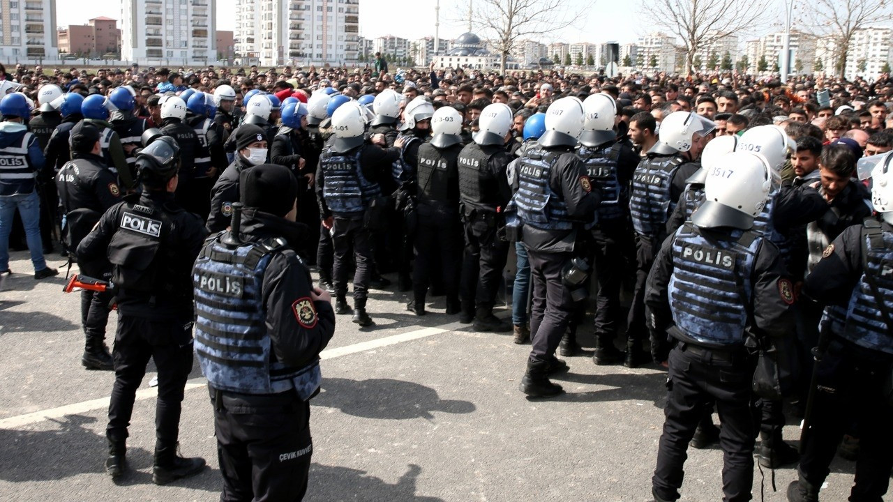 Diyarbakır Barosu: Gözaltına alınan çocuklar serbest bırakılsın