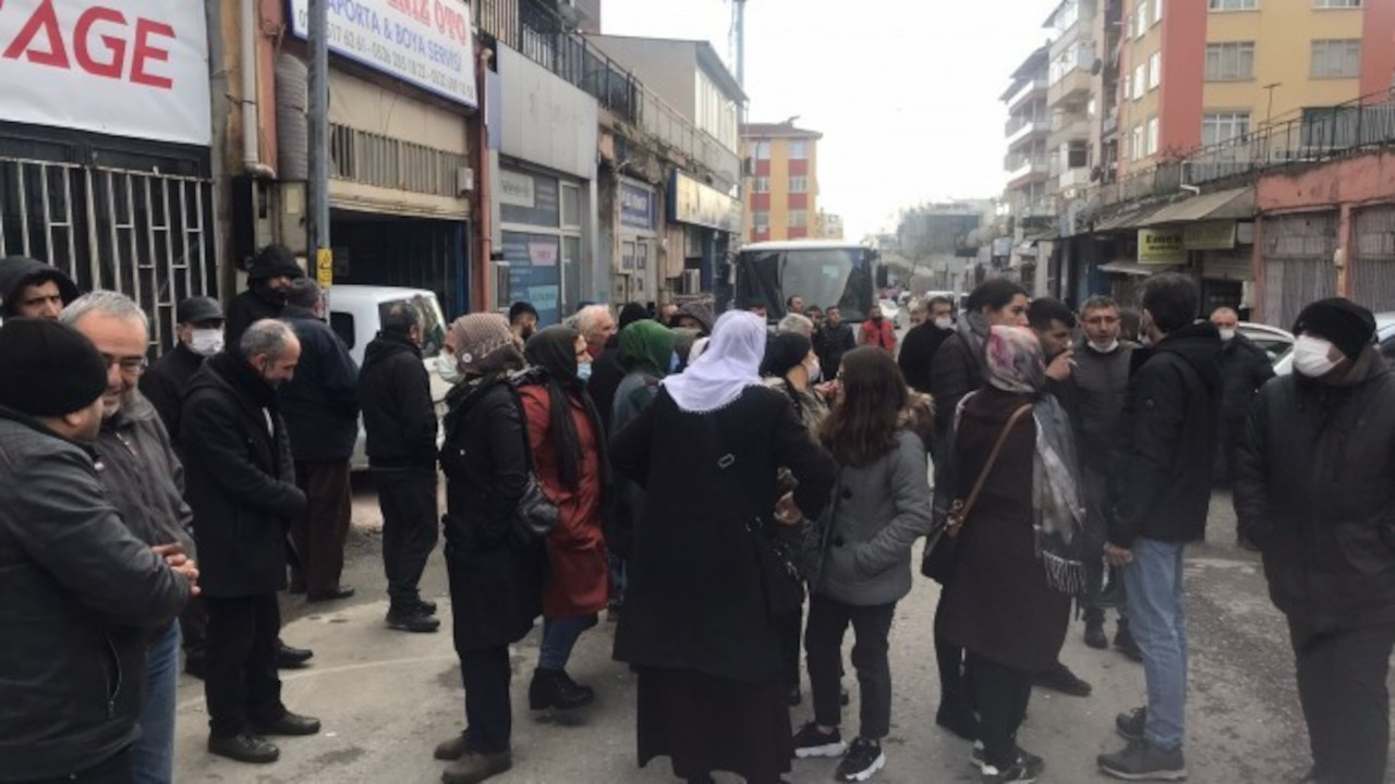 HDP Kartal ilçe binasına polis baskını: Dergi ve fotoğraflara el konuldu