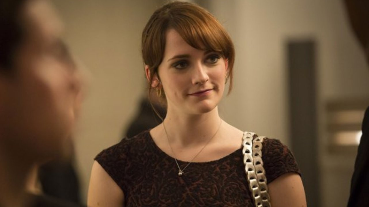 'You' dizisinin yeni kadın başrolü Charlotte Ritchie oldu