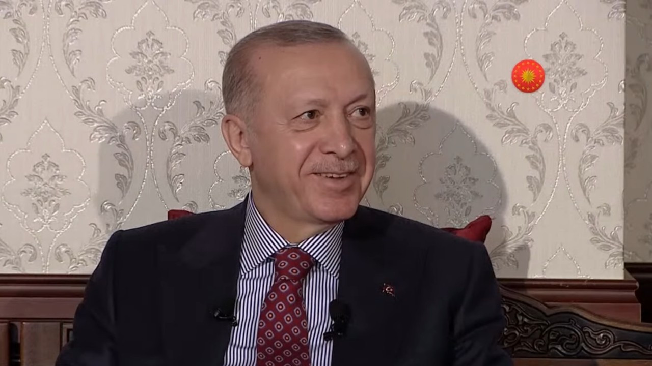 Cumhurbaşkanı Erdoğan'dan çilek üreticisine: Ortaklığı kabul eder misin?