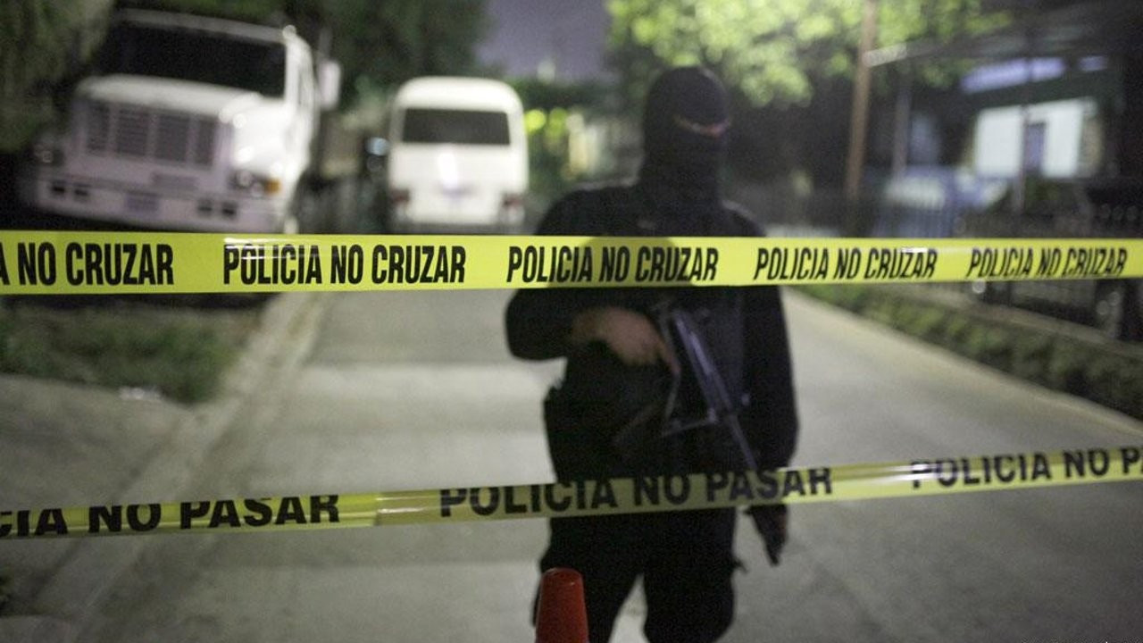 El Salvador'da çete şiddeti: Bir günde 62 kişi öldü, OHAL ilan edildi