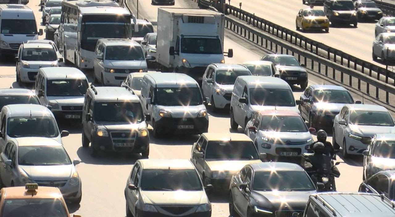 İstanbul'da araç sayısı 4 milyon 600 bini aştı, uzmanlar uyardı: Trafik katlanılmaz hale gelecek - Sayfa 4