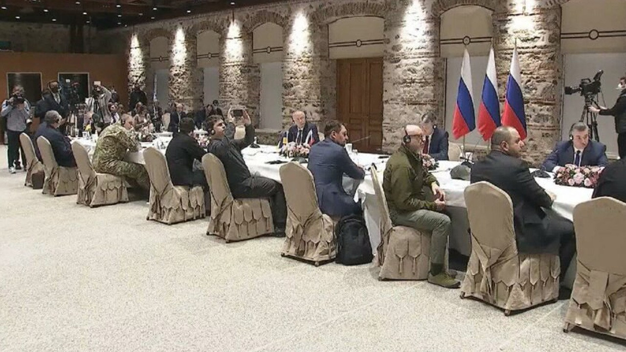 İstanbul'da Rusya-Ukrayna toplantısı sona erdi: Sekiz ülkeye 'garantör' çağrısı