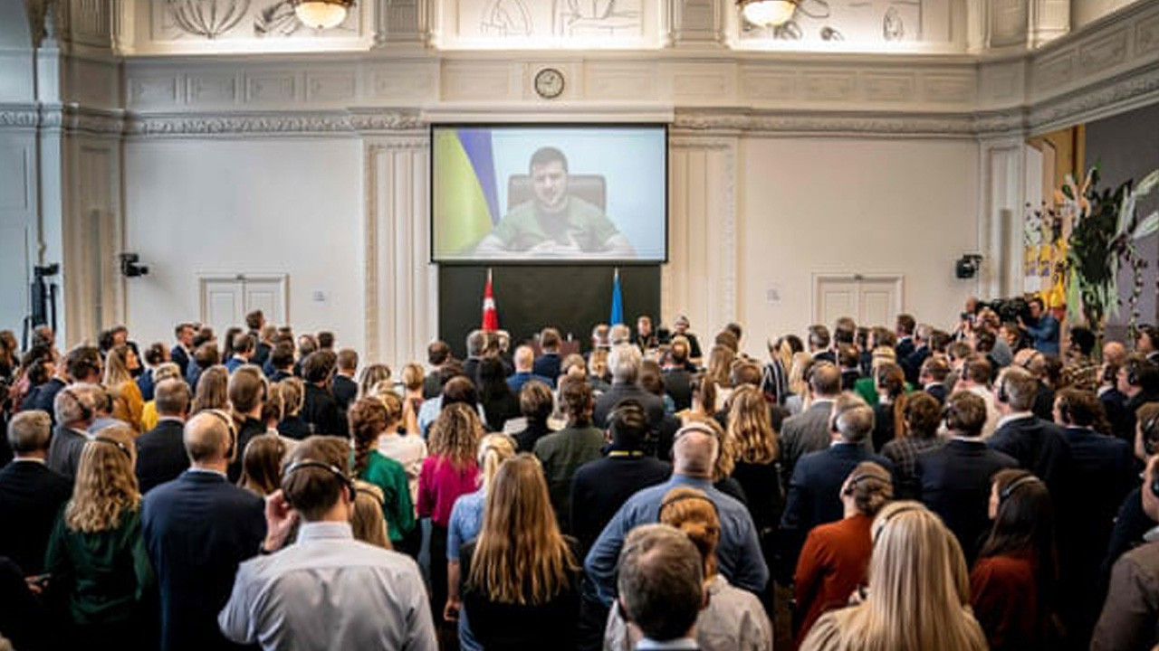 Zelenskiy Danimarka parlamentosuna seslendi: Rusya insanlık suçu işliyor