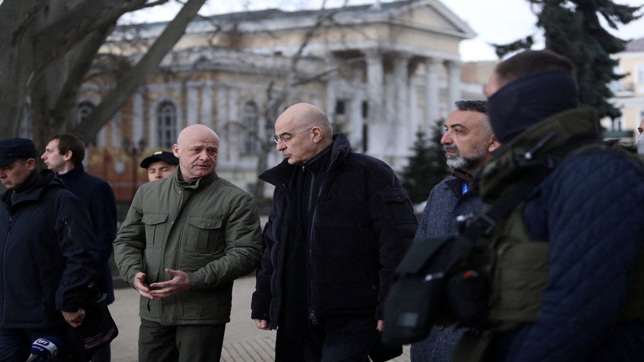 Yunanistan Dışişleri Bakanı Odessa’da: Başkonsolosluk yeniden açılacak