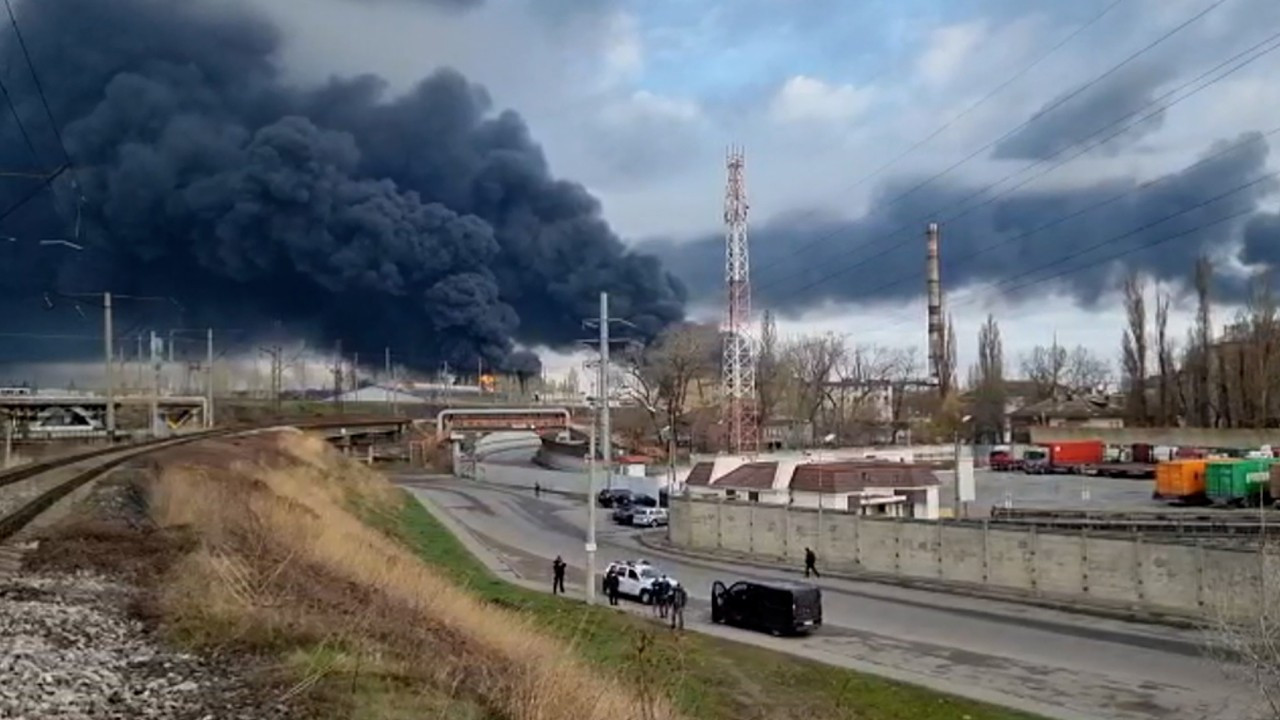 Rusya ordusu Odessa'da petrol ve akaryakıt tesislerini vurdu