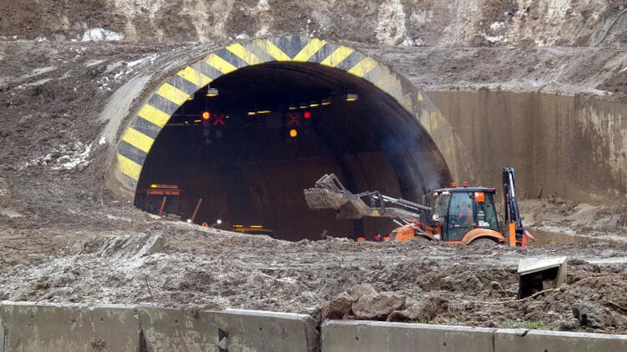 Bolu Dağı Tüneli'nde heyelan kaldırıldı: Yol kontrollü şekilde açılacak