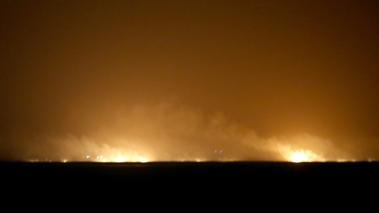 Sultan Sazlığı Milli Parkı'nda gece yarısı yangın çıktı
