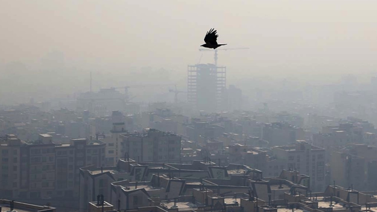 Tahran'da kum fırtınası: Hava kirliliği kritik seviyede