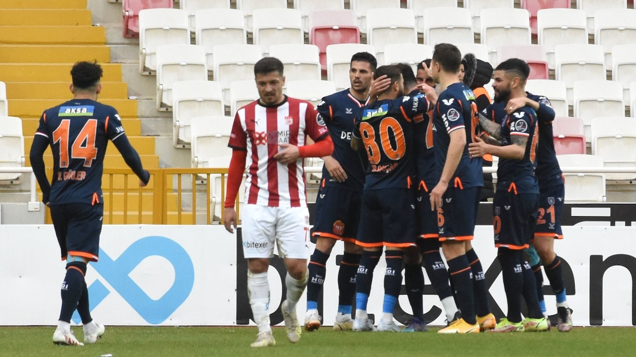Başakşehir, Sivasspor'u evinde 2-0 mağlup etti